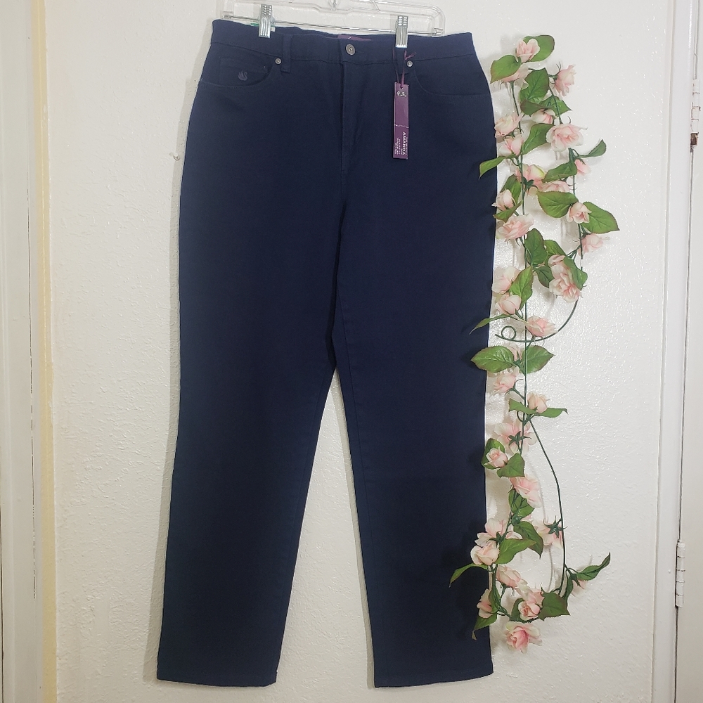 GLORIA VANDERBILT Women's Classic fit  Amanda Mid- Rise Tapered Jean 12  average